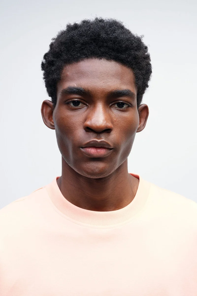 اتش اند ام تي-شيرت بقصة واسعة وتصميم بوكسي